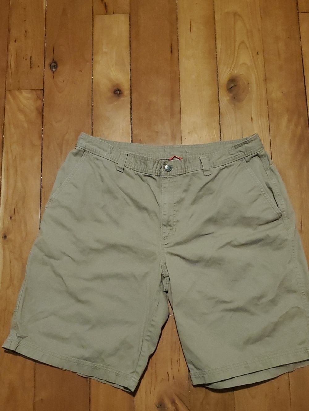 The North Face Men's Light Khaki Flat-Front Cargo Shorts